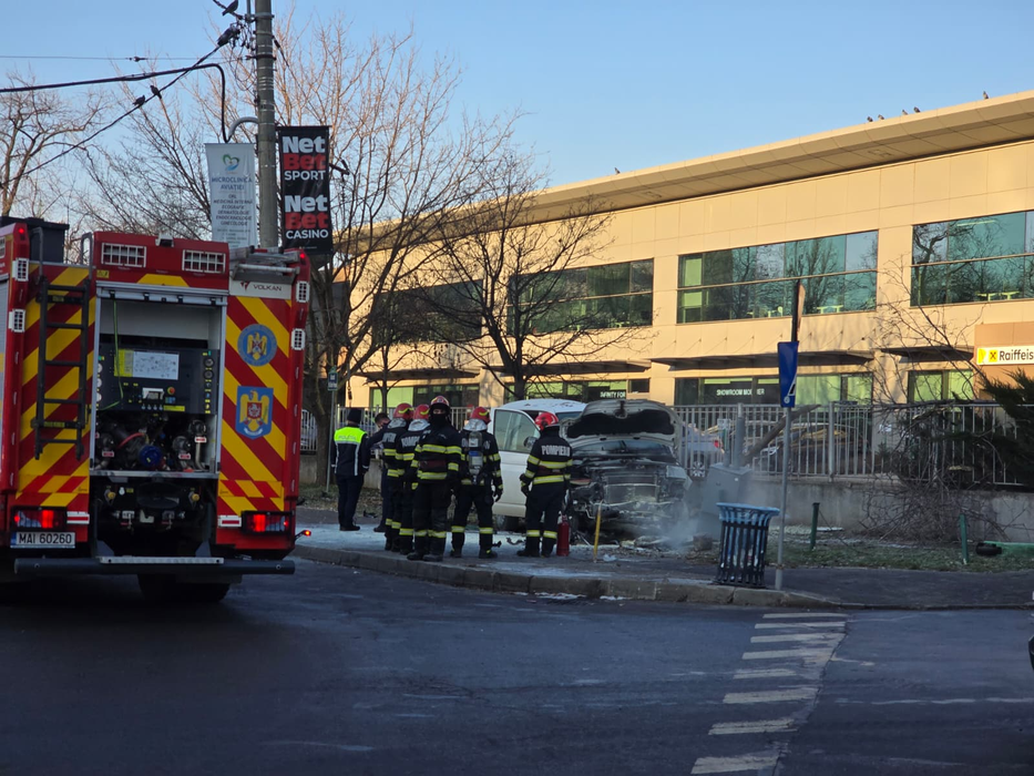 Grav accident de circulație în București! O femeie a fost lovită pe trotuar