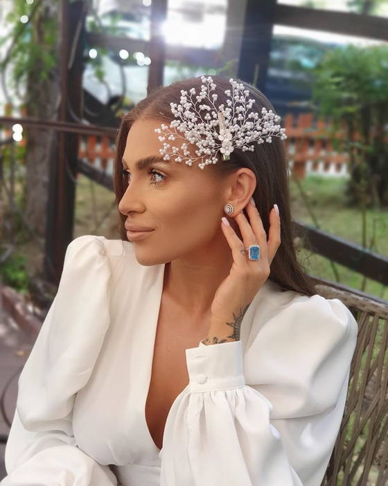 Oana Radu, o mireasă cum rar s-a mai văzut! Cum au arătat toate ţinutele artistei de la cununia civilă cu Cătălin Dobrescu. A avut decolteu larg şi…