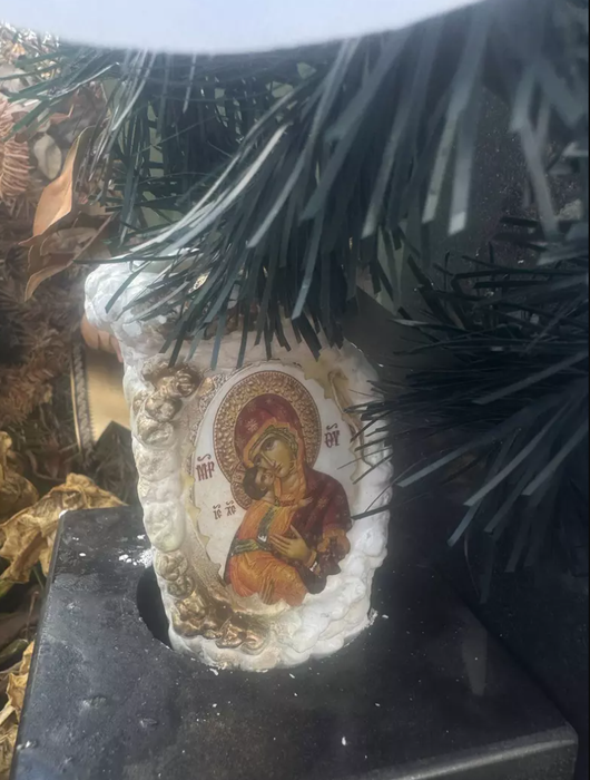 Cum arată cavoul lui Mihai Leu, la 3 săptămâni de la înmormântare. Ce a apărut pe crucea lui