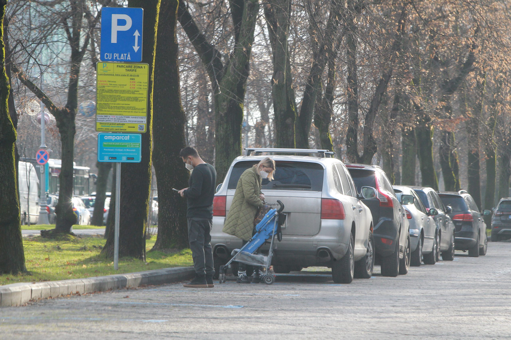 Mihai Rait a plătit parcarea cu ajutorul aplicației