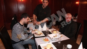 Specialitati à la Mitica: ciorba de coada de vitel si friptura de cocos pitic! Seful de la LPF si-a deschis un restaurant de lux la kilometrul 0 al Capitalei
