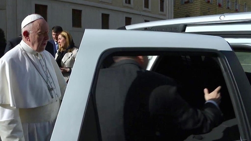Papa Francisc nu a avut mașină blindată! De ce a refuzat asta Suveranul Pontif