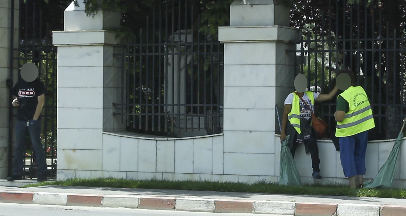 Nici femeile de serviciu nu au scăpat de vigilența bodyguard-ului