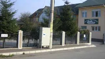 Sora Monicai Gabor face nunta intr-un restaurant mic de la marginea Bacaului. Vezi cat costa meniul!