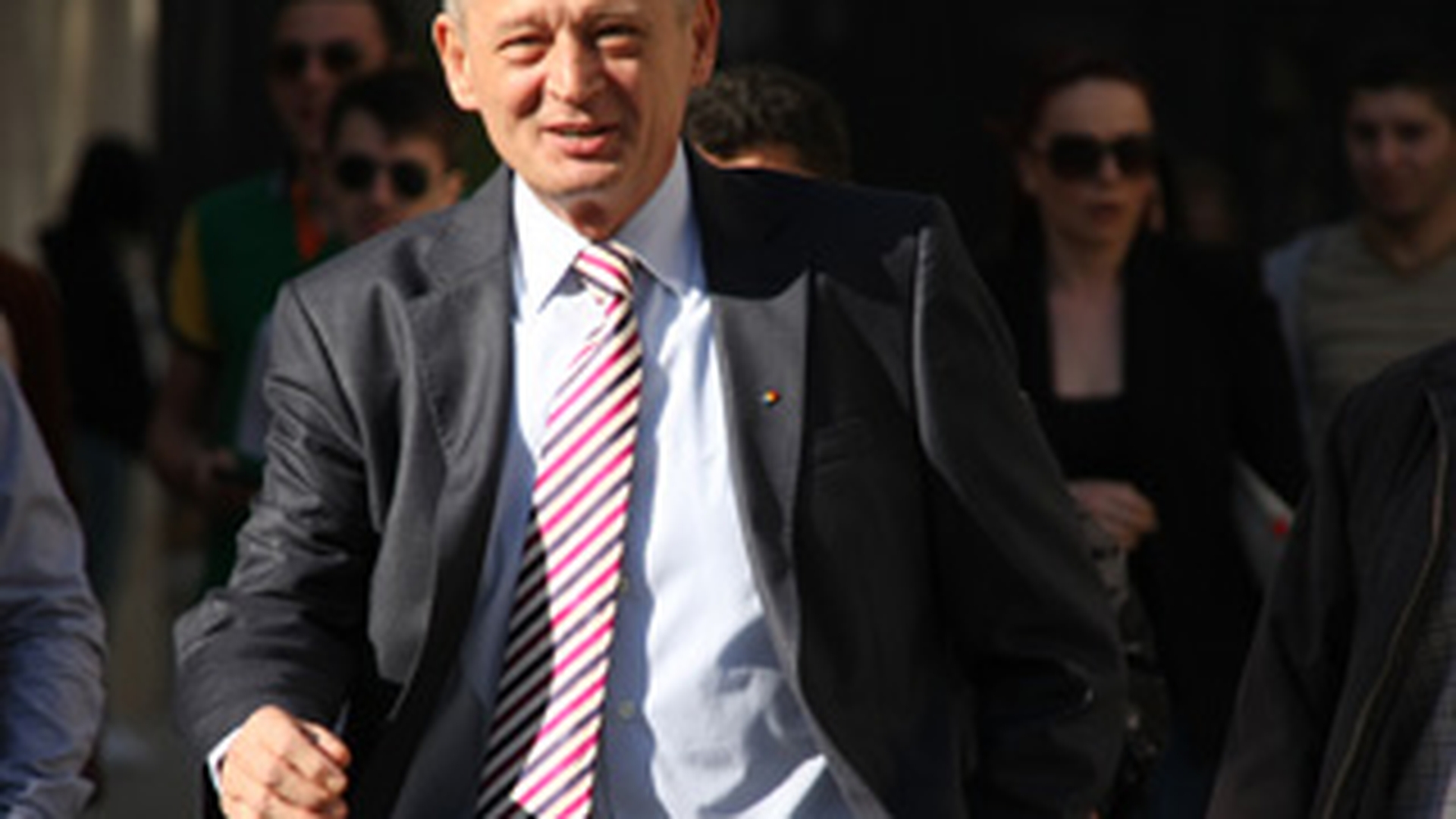 Sorin Oprescu: "Unitatile de invatamant din Capitala ar putea avea propriul sistem de ambulanta"