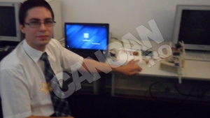 Un student a creat o mana bionica