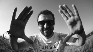 Lumea muzicală românească este în doliu! Un cunoscut DJ a murit în urmă cu puţin timp