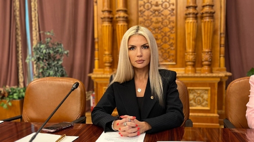 Ce mesaj a transmis Laura Vicol, imediat după ce a ieșit din arest: ”Cearcăne mari la ochi şi răni şi mai mari în suflet”