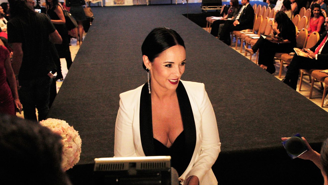 În timp ce ”Zâna” se afla pe scenă…Iubitul Andreei Marin s-a hlizit cu Oana Sârbu, iar noi avem imaginile ”flagrantului”!