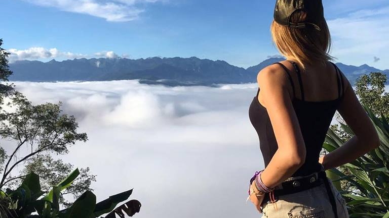 Aflată la mare, “Funduleț” a “lovit” din nou. Cum s-a fotografiat Ana Baniciu. Fanii artistei au înnebunit!
