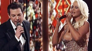 Christina Aguilera, cu sanii pe afara la "The Voice"