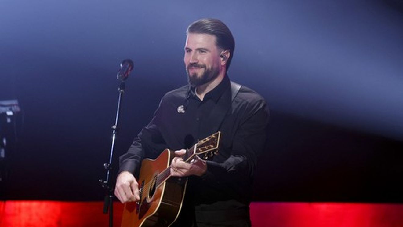 Arestat pentru că gonea cu mașina, o vedetă a muzicii a reușit să scape de acuzații. Cum a păcălit etilotestul