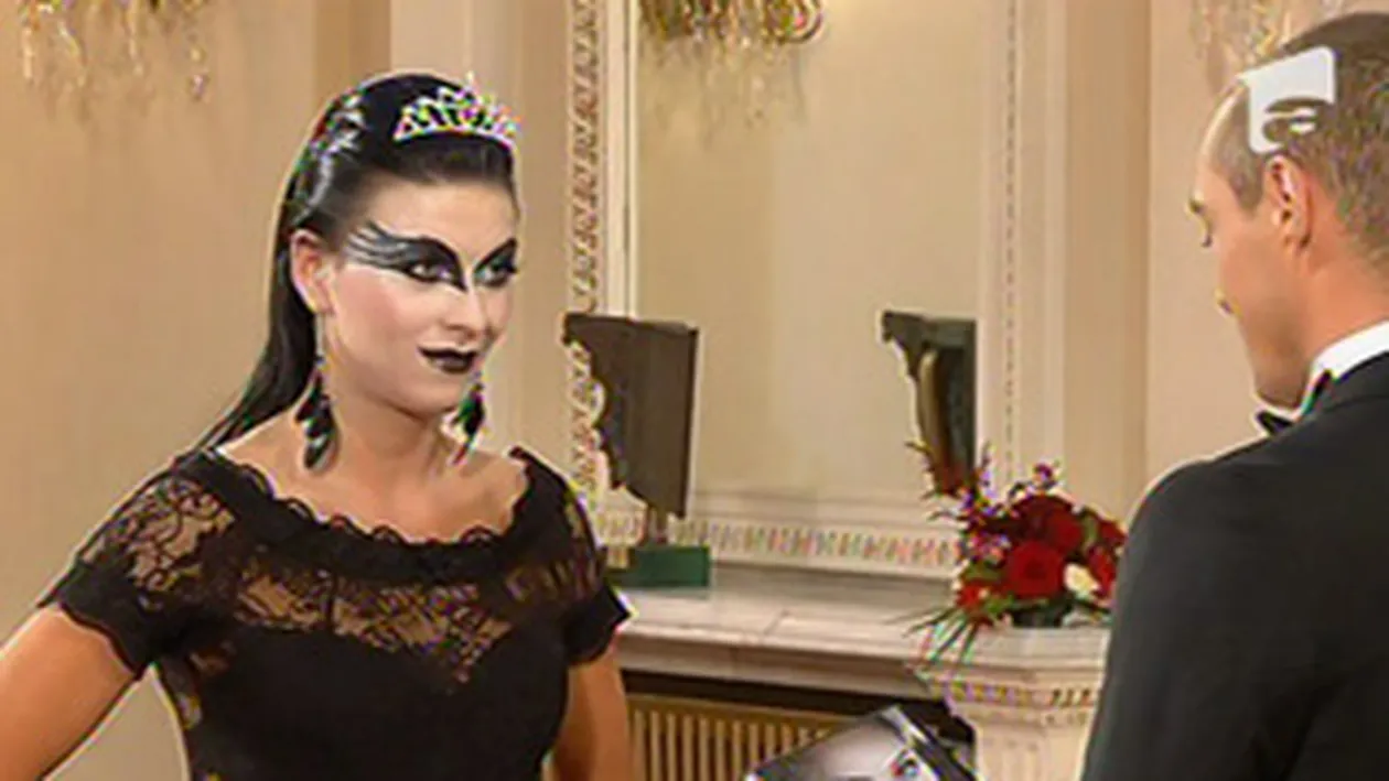 Uite cum a vrut o concurenta sa il cucereasca pe Burlacul Vladimir Draghia! S-a costumat in Lebada Neagra!