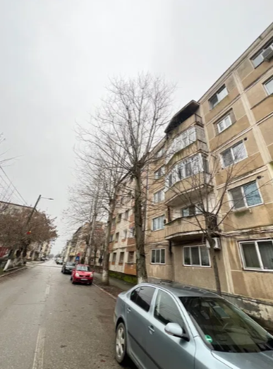 Orașul din România în care poți cumpăra cu 18.500 € un apartament mobilat și utilat. Este la etajul 2 și are 54 m² / sursă foto: OLX