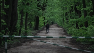 Depresie neagra pentru Keo? Imagini crepusculare cu fostul iubit al Andreei Balan, filmat singur in padurea Baneasa!