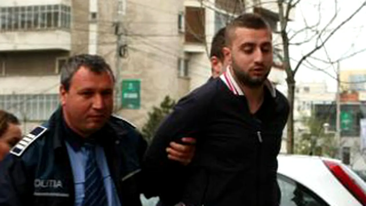 VIDEO Imagini socante cu smecherul din Craiova care l-a omorat in bataie pe batranul de 62 de ani!