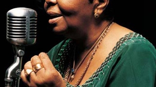 Cesaria Evora a cantat in fata a peste 2.500 de brasoveni!