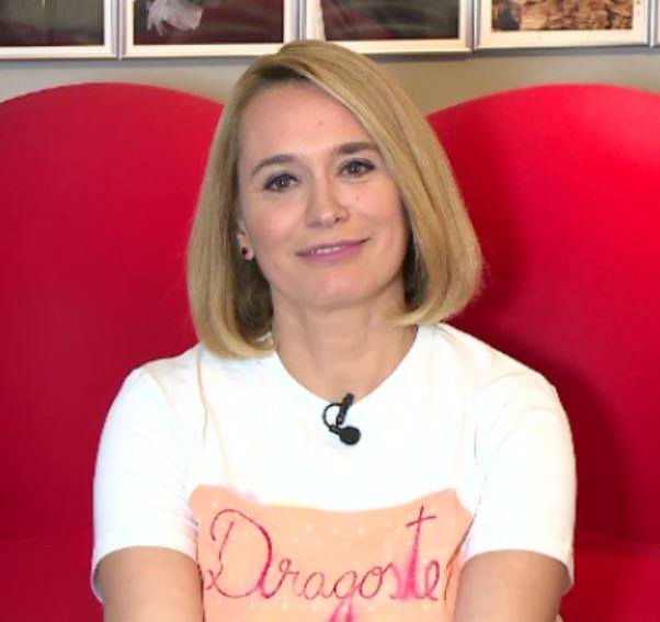 Andreea Esca, mesaj subliminal în timpul interviului de la Pro TV! Imaginea pe care au ignorat-o toţi. Ce scria pe tricoul ei
