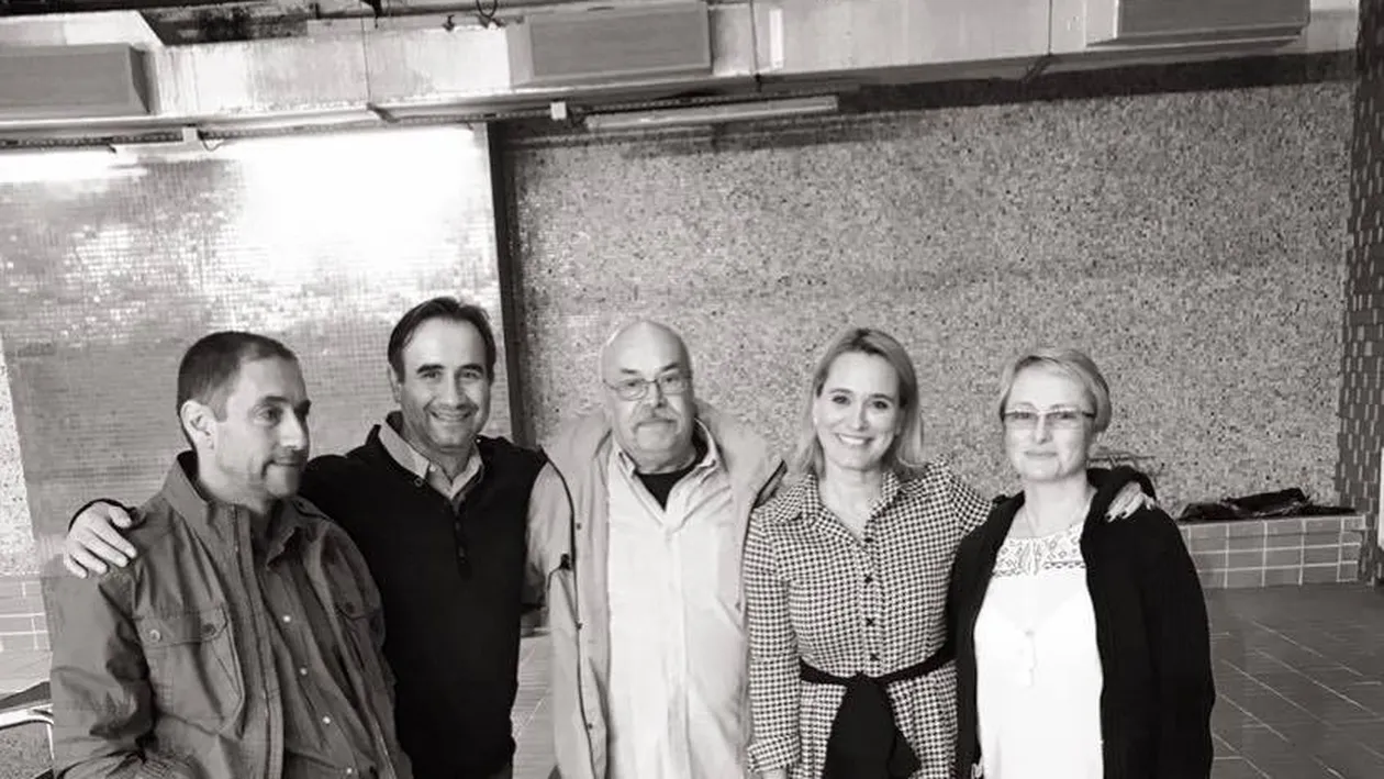 Andreea Esca, reîntâlnire emoţionantă cu cel mai îndrăgit profesor din şcoala primară: „Acum, după 35 de ani, i-am povestit cât de mult l-am regretat!”