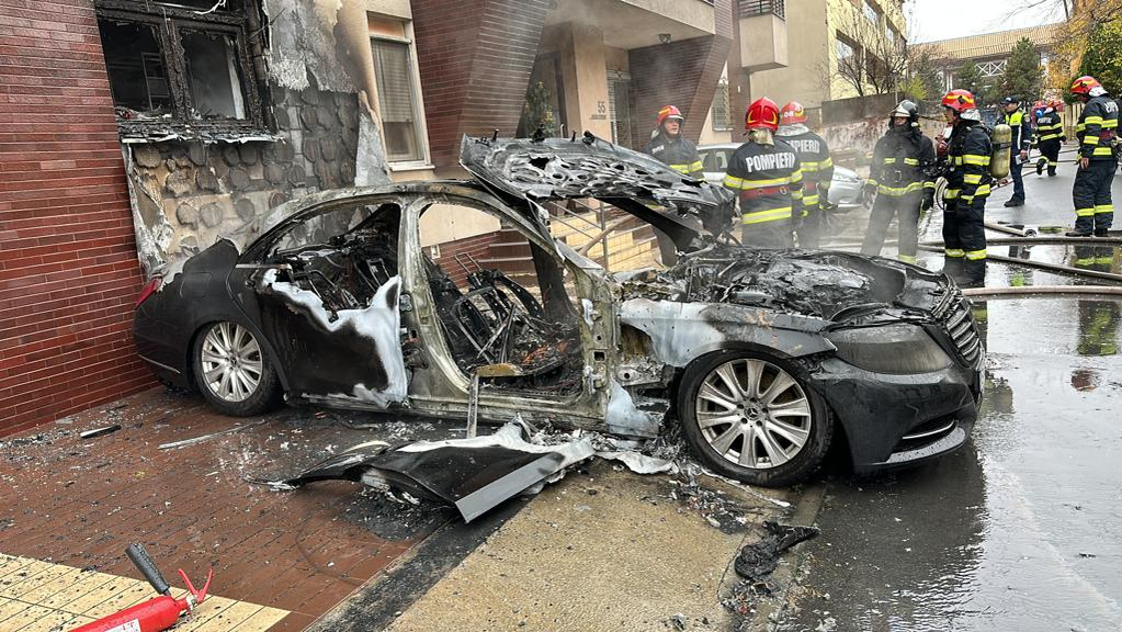 Incendiul a fost urmat de explozie / (Sursa: Arhivă personală)