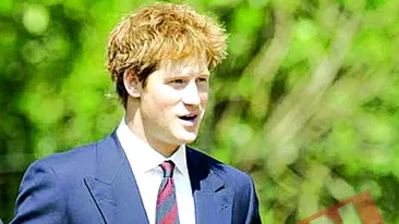 Harry are palarie de Charlie Chaplin