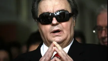 Am intrat primii în biroul lui Vadim Tudor, aşa cum l-a lăsat înainte să moară. Ce am găsit pe masa de lucru a tribunului