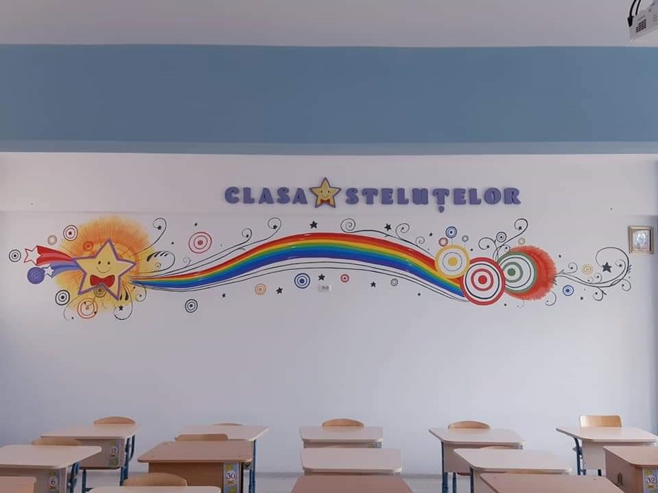 "Clasa Steluțelor" îi așteaptă pe copii