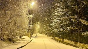 Iarna nu și-a spus ultimul cuvânt! Poiana Brașov, acoperită de zăpadă în mijlocul primăverii. FOTO + VIDEO