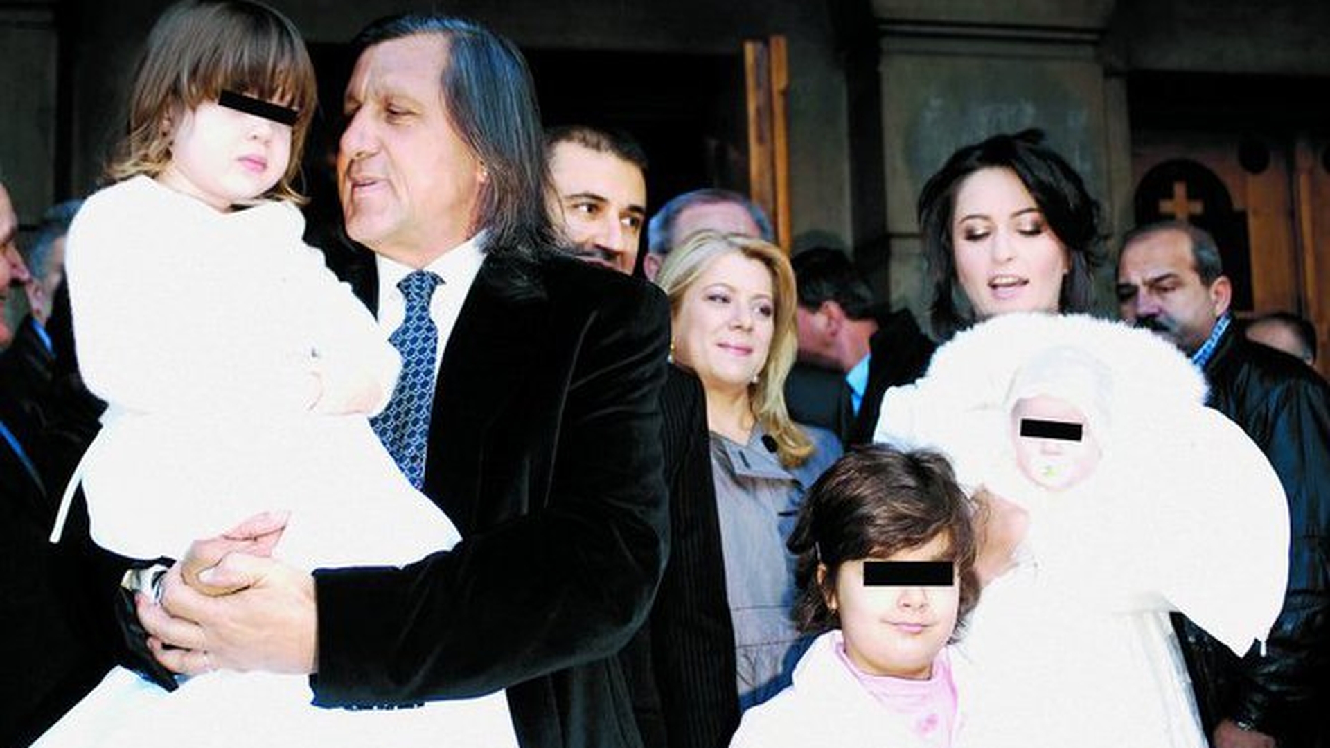 "Nu a divortat nimeni de copii"