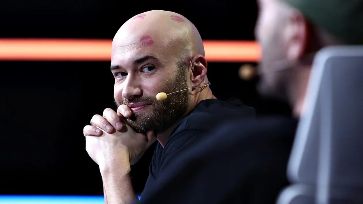 Mihai Bendeac are de suferit după ce a anunțat că a avut simptomele infecției cu coronavirus. ”Se uită la mine cum se uită babele la mort!”