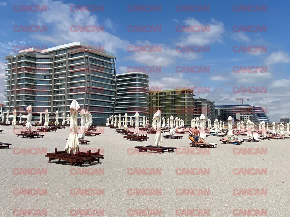Mai multe plaje din Mamaia Nord au rămas goale în acest weekend / foto: CANCAN.RO