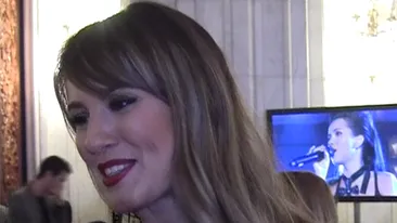 Este una dintre cele mai sexy vedete, insa in adolescenta nu se folosea de atuuri. Nu ai sa crezi cine purta straie populare