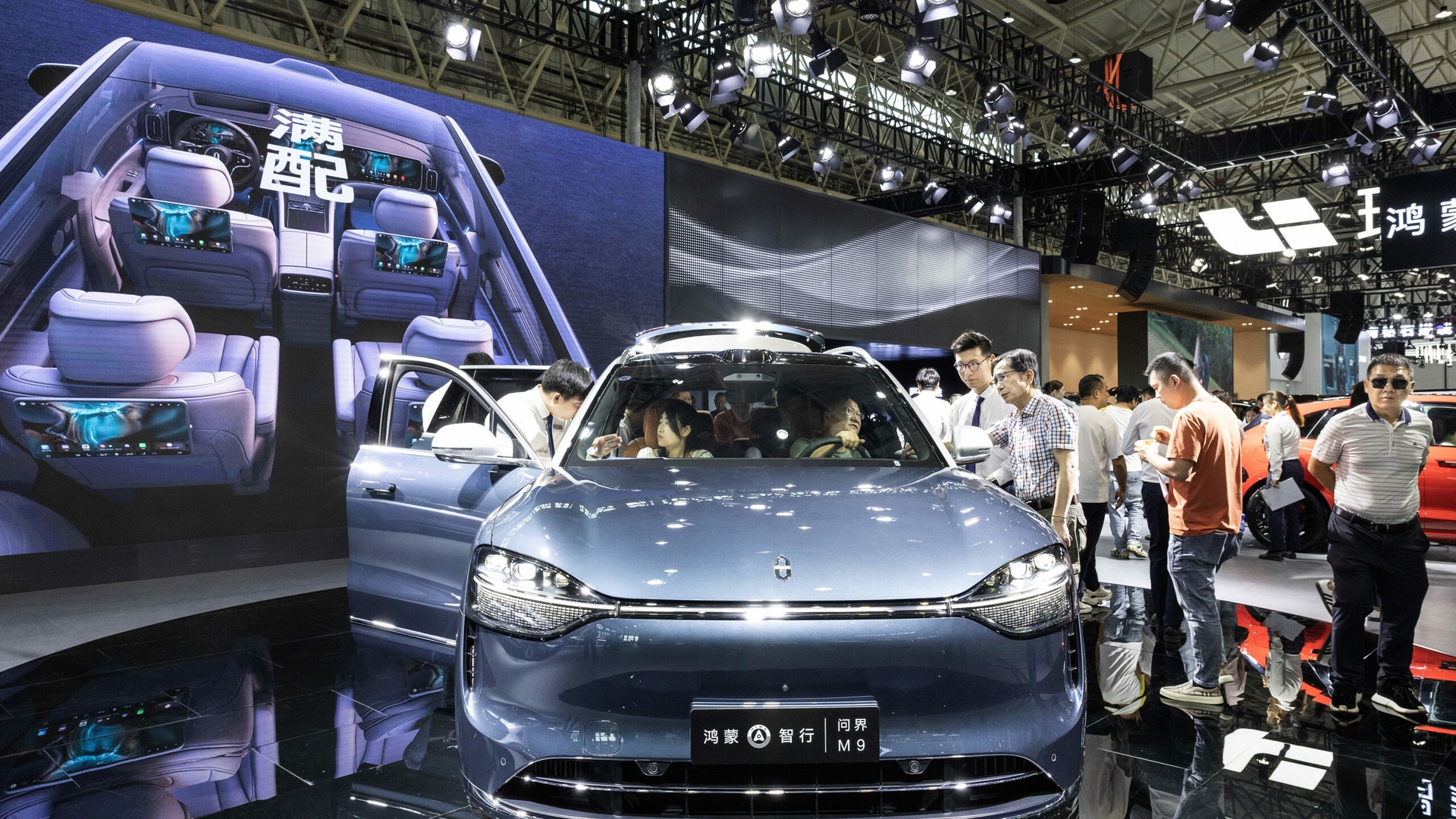 Inovație în industria auto! Toaletă integrată sub scaun, brevetată în China
