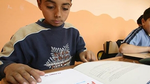 Discriminare la o școală din Iași. Elevii romi ies în pauză la o altă oră față de ceilalți copii