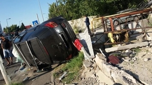 Accident grav în Pipera! O mașină lovită de un TIR a ricoșat într-un pieton! Victima se află în stare foarte gravă, iar în zonă este pericol de explozie