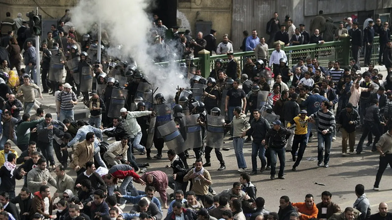 Noi PROTESTE în EGIPT: Mii de susţinători ai lui Mohamed Morsi cer revenirea acestuia la putere