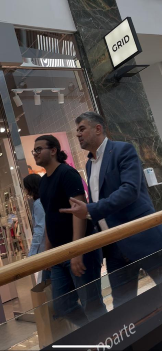 Marcel Ciolacu și fiul său, Filip, au ieșit la mall Băneasa (Foto: CANCAN.RO)