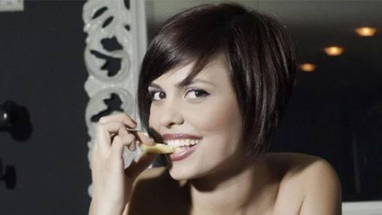 Andreea Popescu o vrea de nasa la cununie pe Delia. Uite cum se fastaceste cand vorbeste despre fosta relatie cu Bendeac!