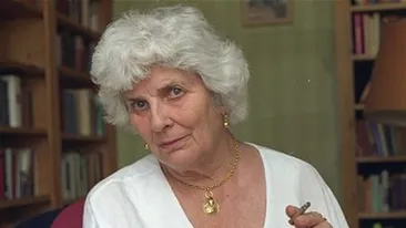 Elizabeth Jane Howard, scriitoare, model, actriţă şi dramaturg, a murit vineri dimineaţă