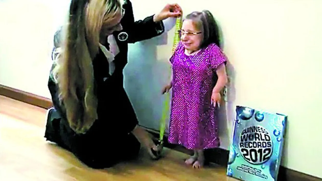 Cea mai mica femeie din lume are doar 69 cm