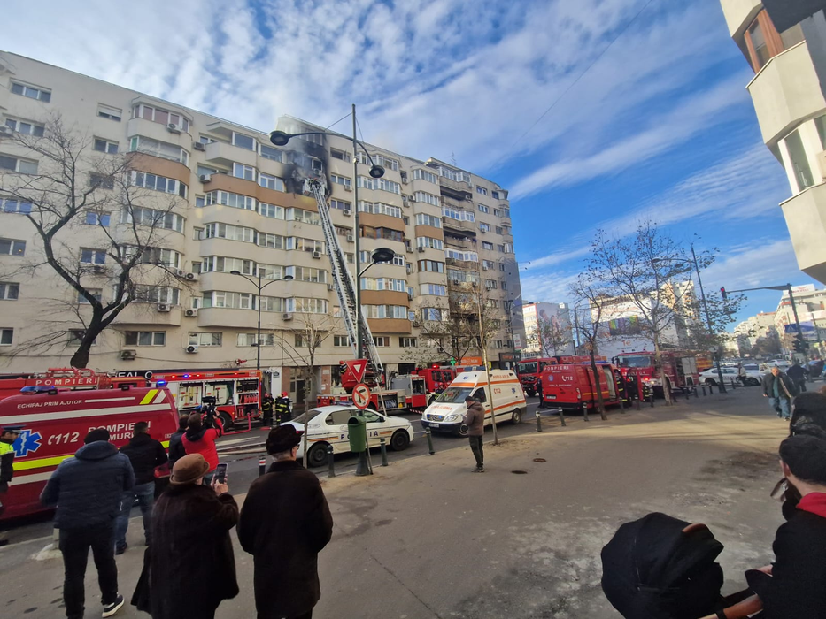 Incendiu pe Calea Dorobanți din București, chiar lângă ambasada Turciei. Un apartament s-a făcut scrum