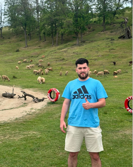 După ce a fost prins beat la volan, Adrian a comis-o iar! (SURSA: INSTAGRAM.COM)
