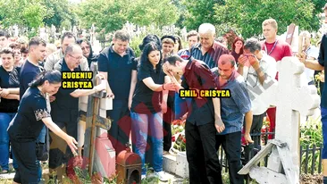 Mama, nu pleca! Unde te duci si ne lasi aici?