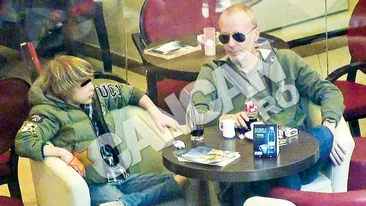 Andrei Gheorghe si-a scos baiatul la mall! Au iesit pentru prima data ca baietii