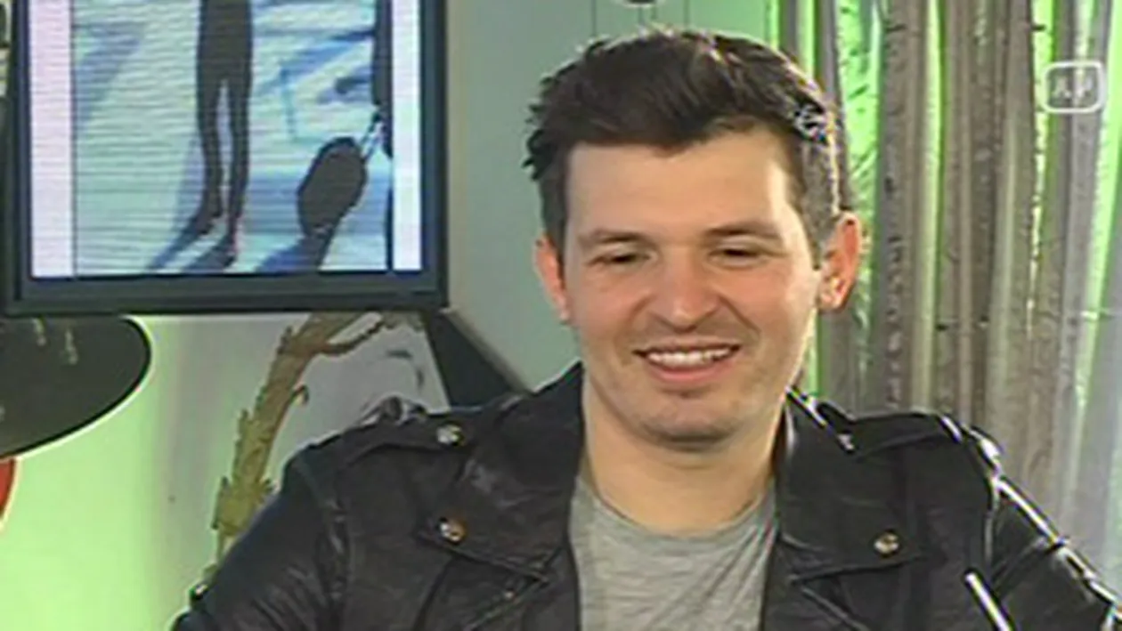 Alin Pascal a facut show in vacanta petrecuta in Austria: M-a rugat un prieten sa-i cant in teleschi. Am cantat si intr-un club, iar a doua zi a venit patronul sa ne caute