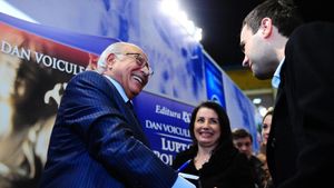 Mesajul lui Dan Voiculescu după ce studenţii au început, pe 1 octombrie cursurile din anul universitar 2019-2020. “Am fost primul din familia mea care...”