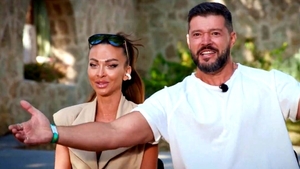 Victor Slav, momente speciale în vacanță cu Selina și fiica lui. Cum s-au fotografiat cele două