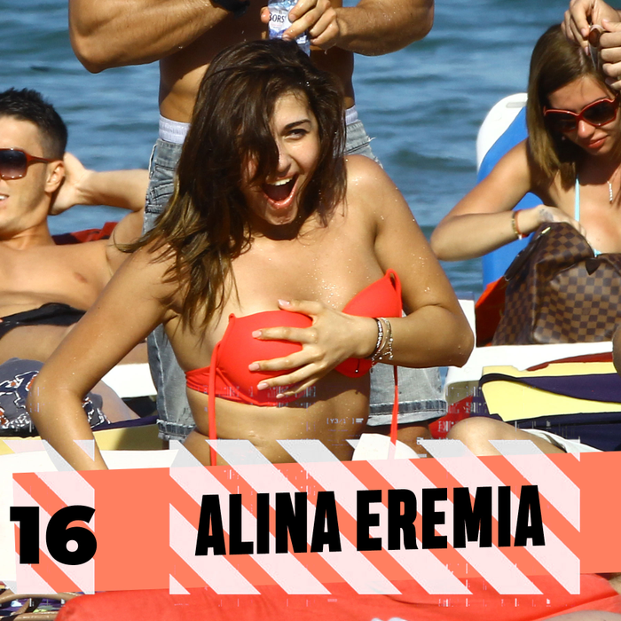 Top 30 vedete care “s-au jucat” cu sutienul pe plajă. Ce locuri ocupă în clasament Mihaela Rădulescu, Loredana Groza, Oana Zăvoranu, Ruby sau Roxana Vancea