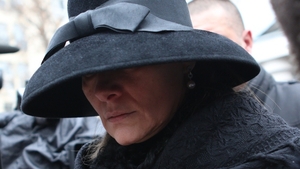 Il iubeste si dincolo de moarte! Nu trece saptamana pentru Romanita sa nu ingenuncheze pe lespedea mormantului lui Iovan!