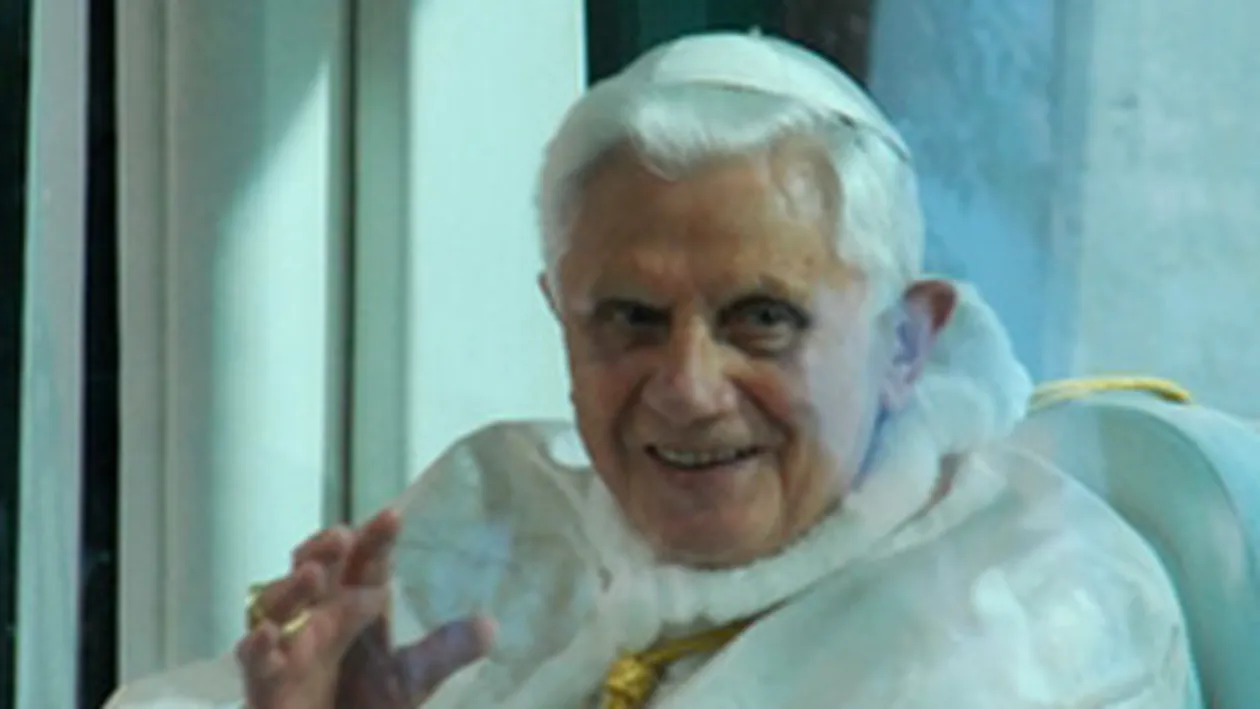 Politistii italieni i-au ascultat Papei convorbirile telefonice!